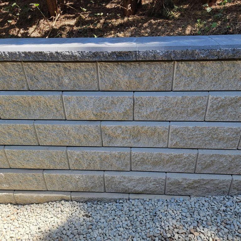 retaining-wall-allan-block-fraser-valley2-768x768-1